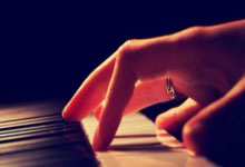 嘲讽德约科维奇过气，澳洲主播被要求道歉中国新闻网.